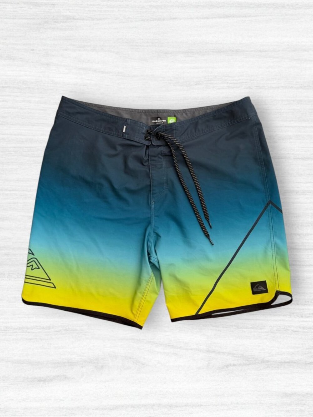 Quiksilver Highline Board Shorts Mens 36 Ombre Surf Swim Beach Trunks Blue Green